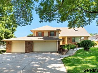 13055 Sky Park Dr, Omaha, NE 68137