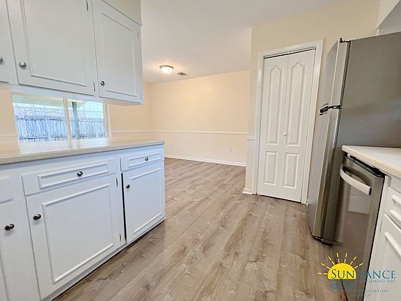 5th image of 135 Fulmar Cir NE