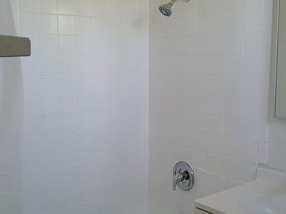 4th image of 14222 Buena St APT 7