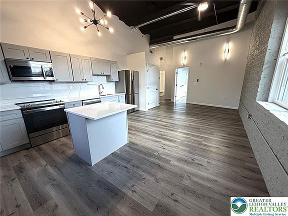 4th image of 810 Monocacy St #303