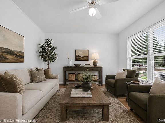 2nd image of 902 Little Hill Ct