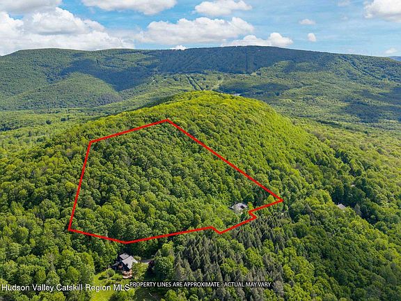 5th image of 620 Mohican Trail