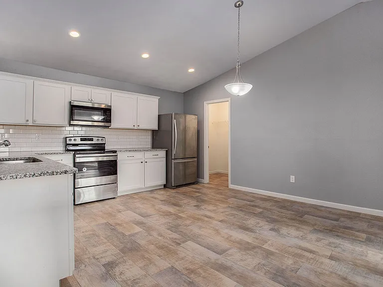 3054 Ivy Wood Cir — Photo 4