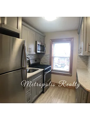 Rented by Metropolis International Realty Inc. | media 2