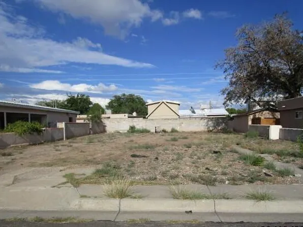 452 60th St NW, Albuquerque, NM 87105