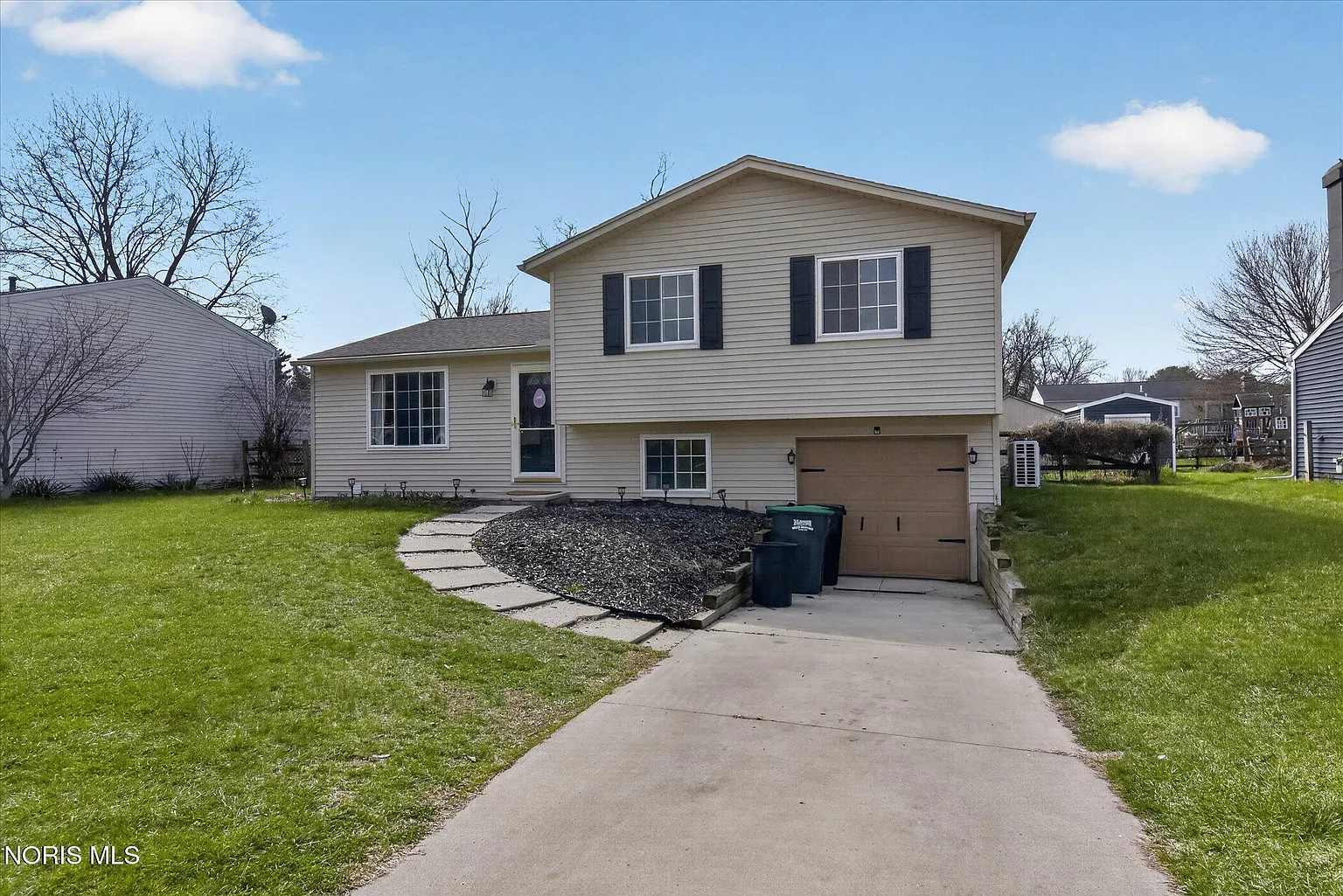 5705 Pheasant Hollow Dr photo 1