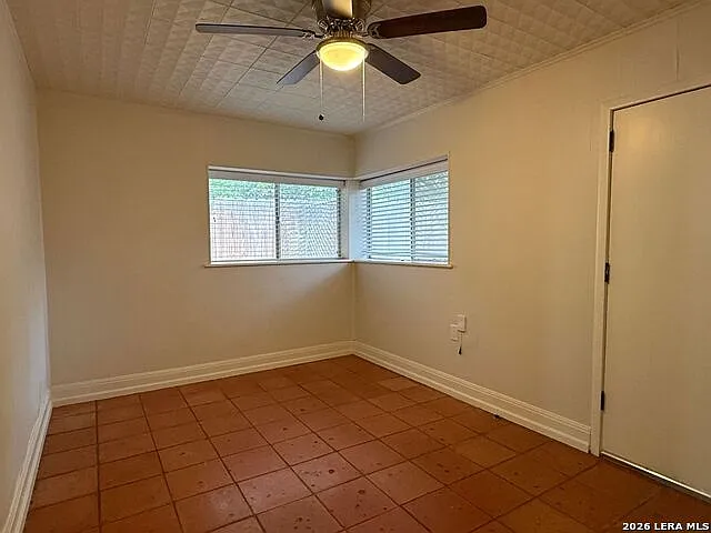 1910 McKinley Ave — Photo 12
