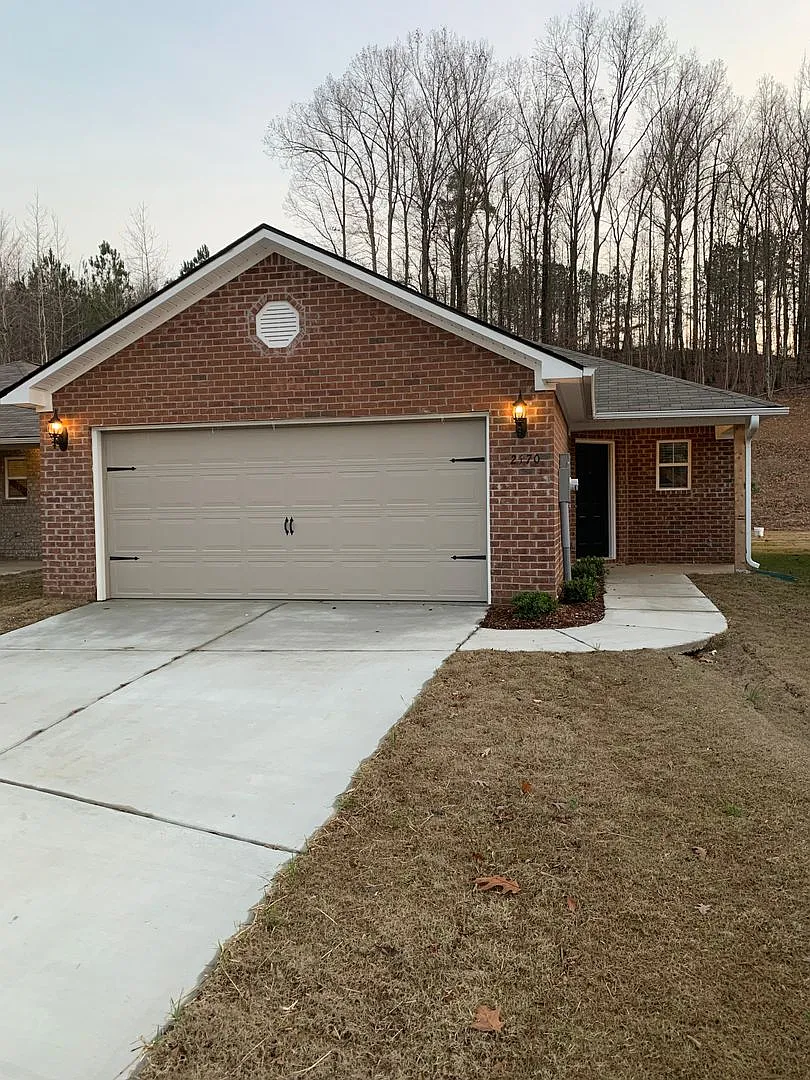 Pre-Leasing Now! Spacious 4-Bedroom, 2-Bath Home in Kilpatrick Landing with Private Fenced Backyard — Photo 3