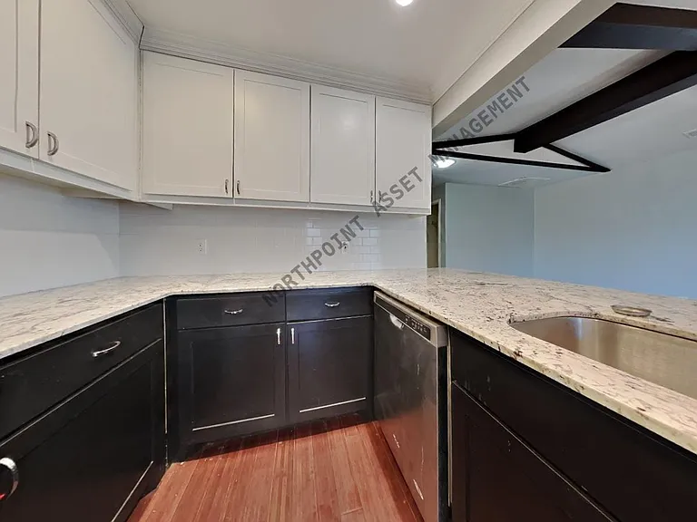 2724 Russwood Ln — Photo 12