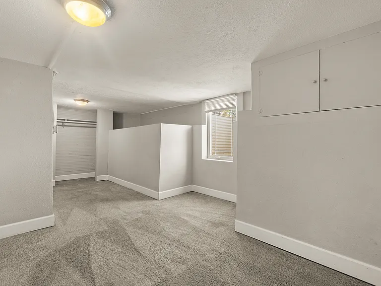 202 N Hooker St — Photo 23