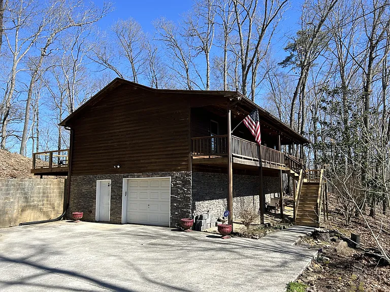 127 Tower Dr — Photo 1