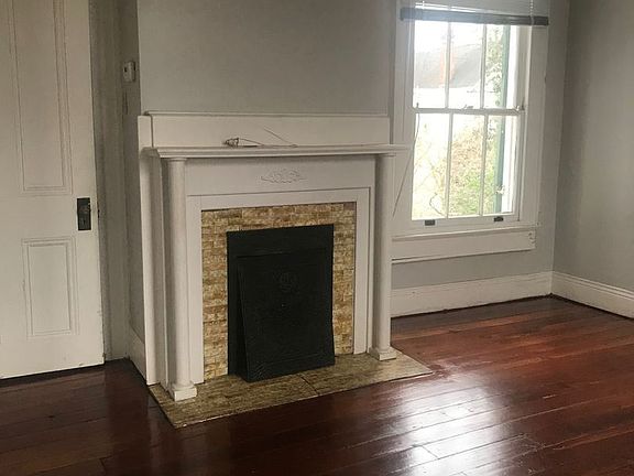 2nd image of 1438 Pleasant St Unit E
