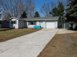 608 Page St SW, Isanti, MN 55040