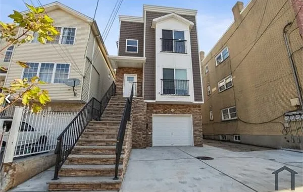 531 Livingston St #2 — Photo 1