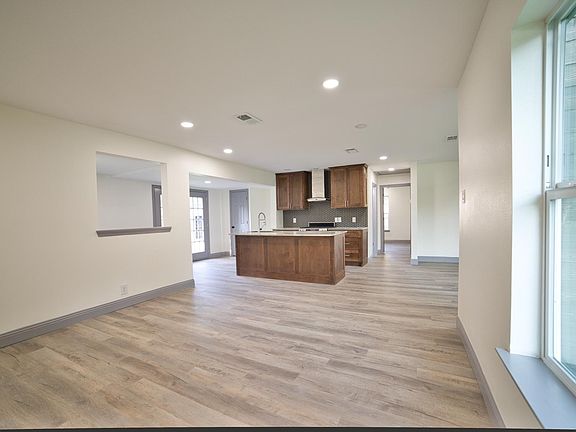 2nd image of 4301 Patricia St