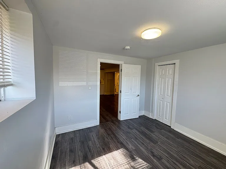5 Balmoral Ave S #1 — Photo 4