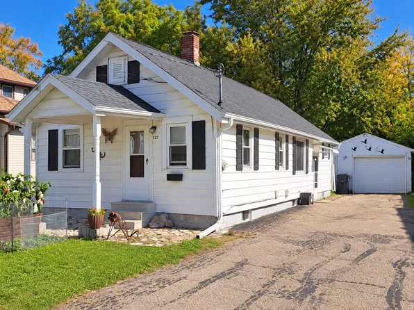 127 Plummer Ave, Neenah, WI 54956