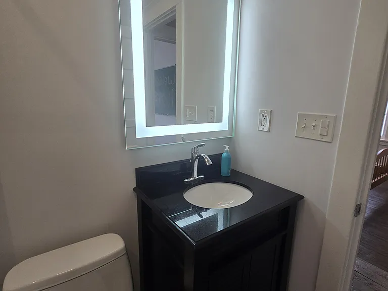 254 W Utica St — Photo 16