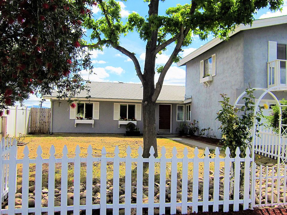1st image of 9527 Medina Dr