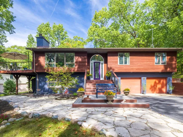 716 E Wilson Ave, Beverly Shores, IN 46301