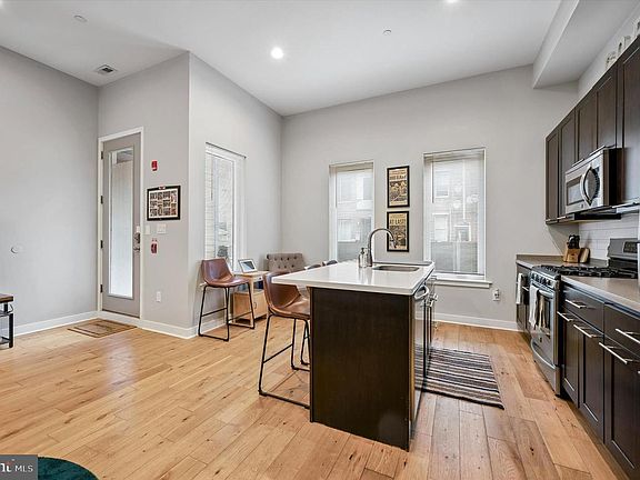 4th image of 1623 Ridge Ave #1