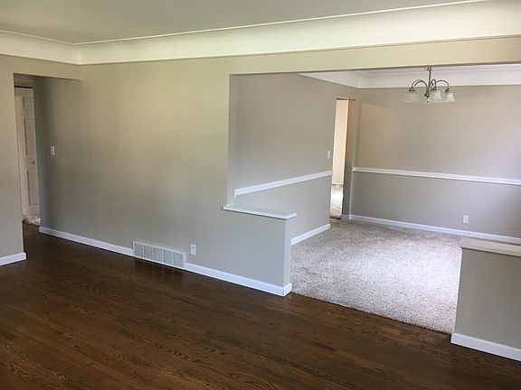 3rd image of 6580 Greentree Dr