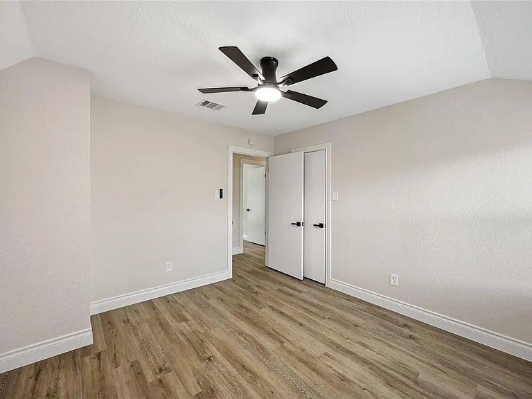 5702 Old Lodge Dr — Photo 24