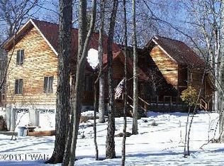 155 Pocono Mountain Lake Est, Bushkill, PA 18324