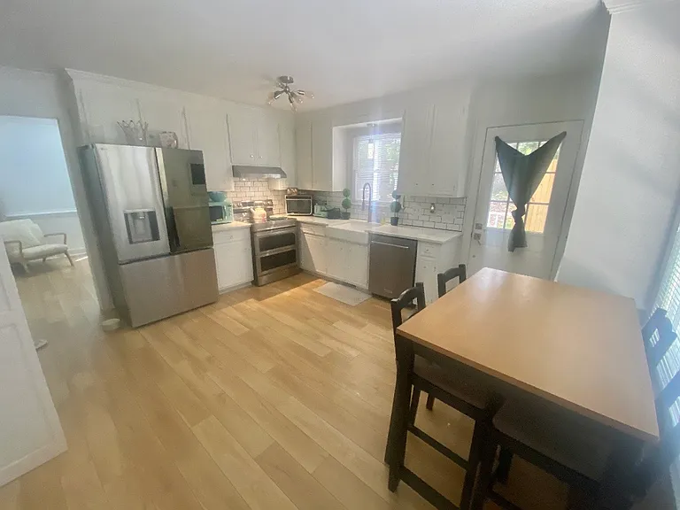 Highlandview Cir — Photo 1