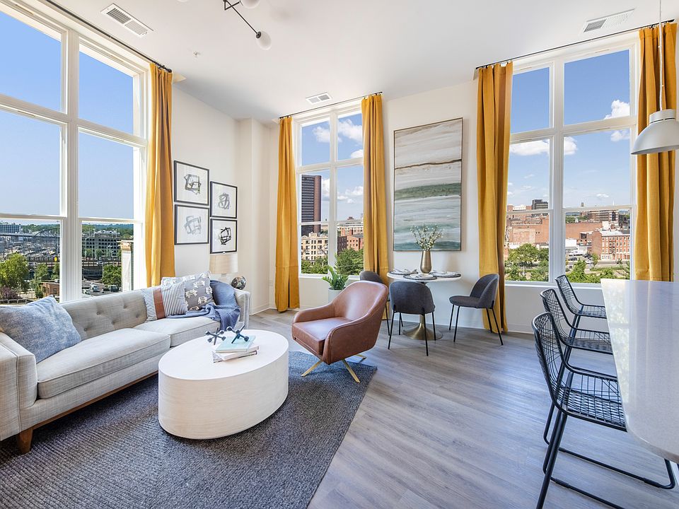 Corner Unit with Views of Downtown New Haven