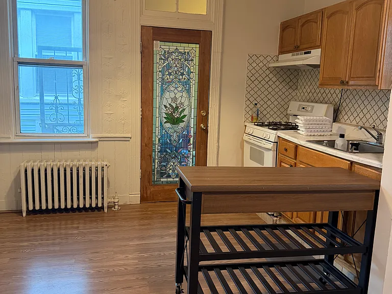 389 Van Duzer St #1B — Photo 7
