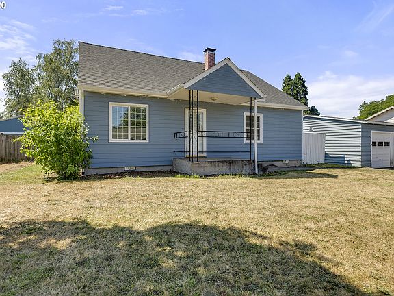 2nd image of 1306 NE Kennedy Ln