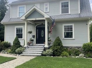 14 Gardner St, Peabody, MA 01960