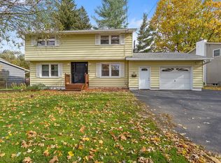 20 Apricot Ln, Liverpool, NY 13090
