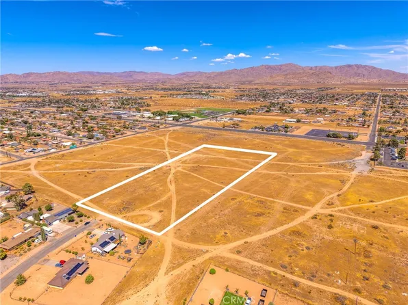 30874811 Okanagan Rd, Apple Valley, CA 92308