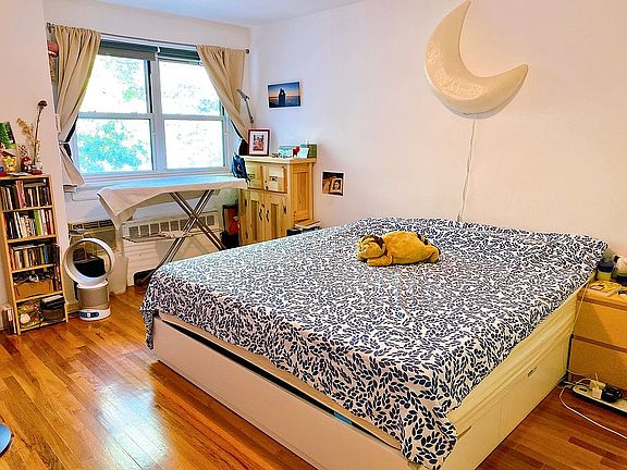 Master Bedroom, Big Window