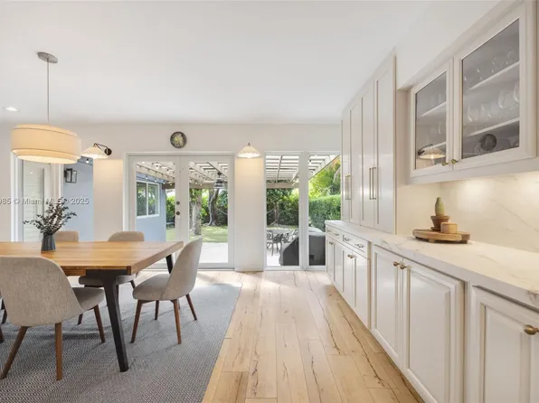 7220 SW 53rd Ct, Miami, FL 33143