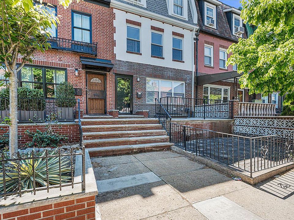 1st image of 28-12 21st Ave #1