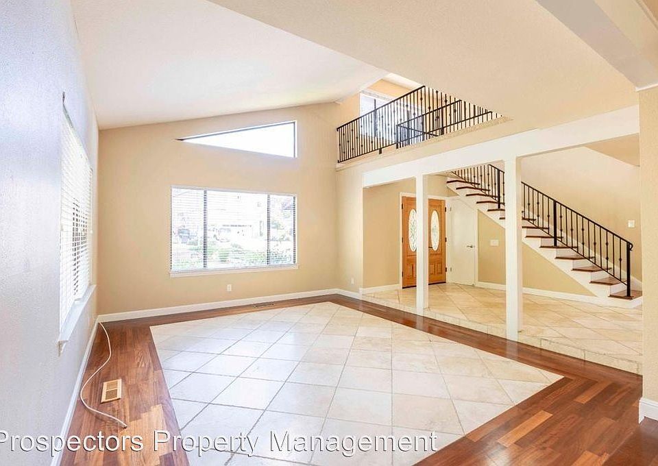 1st image of 2875 Vista Del Valle