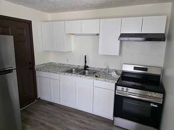 3rd image of 2630 Hyde Ave APT B