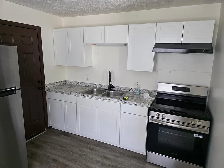 2630 Hyde Ave #B — Photo 3