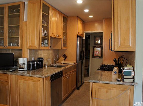 4th image of 54-40 Little Neck Pkwy #4-S