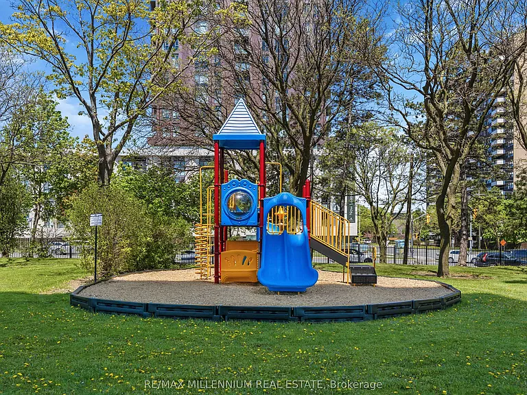 2550 Pharmacy Ave #1107 — Photo 34