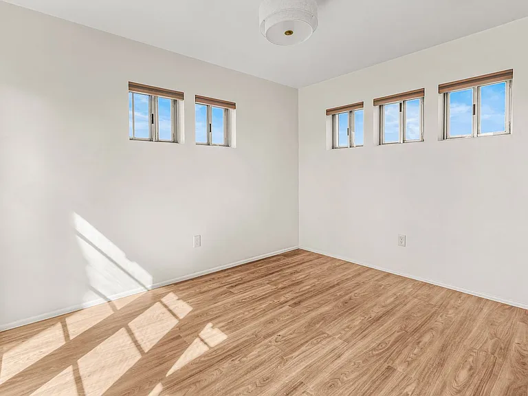 915 Civic Center Dr — Photo 16