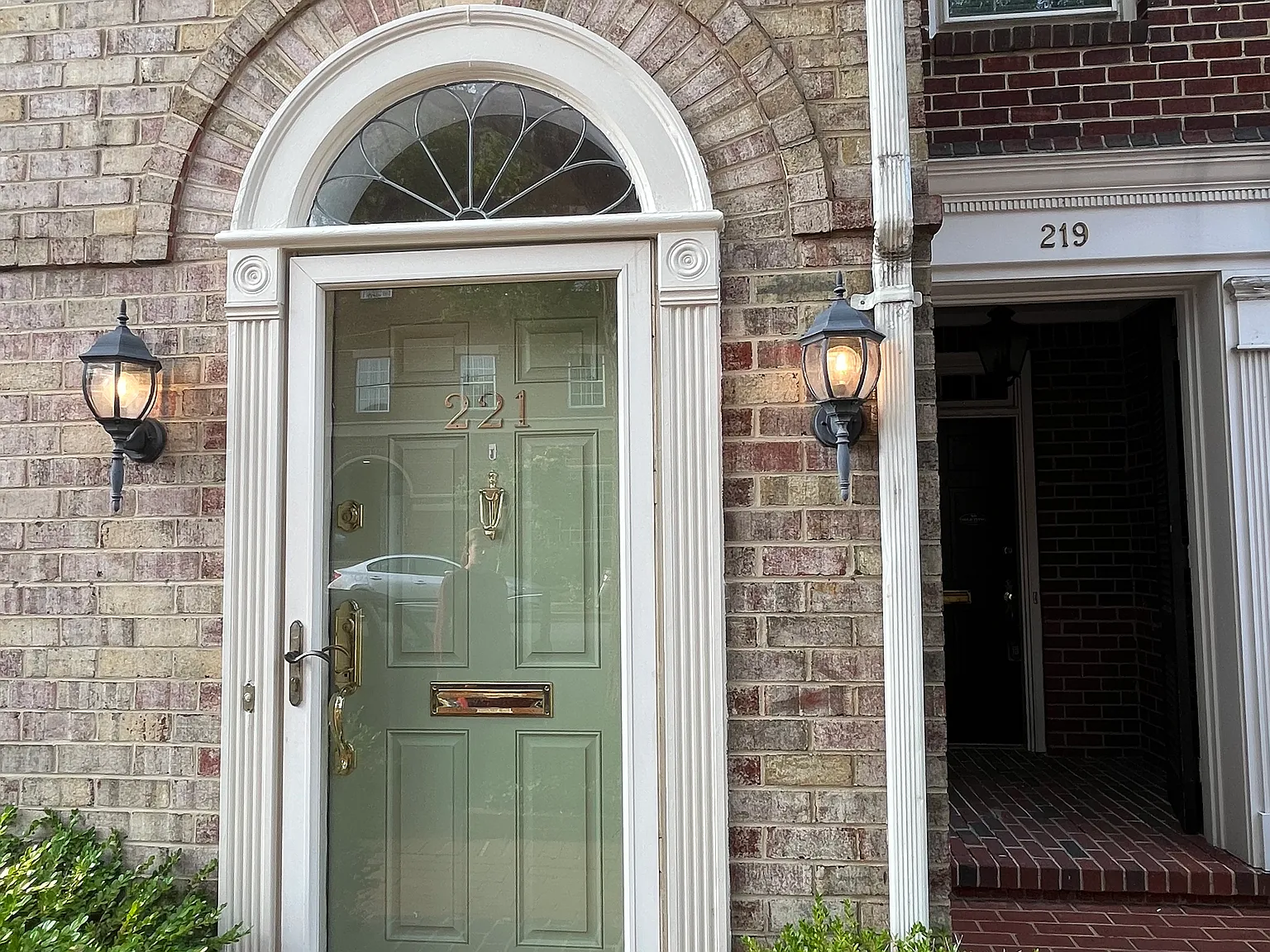 3 bed, 3.5 bath, 2000 sqft, $5,750 — Photo 2