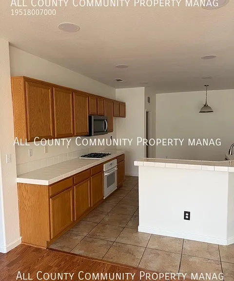 10609 Palomino Ave — Photo 3