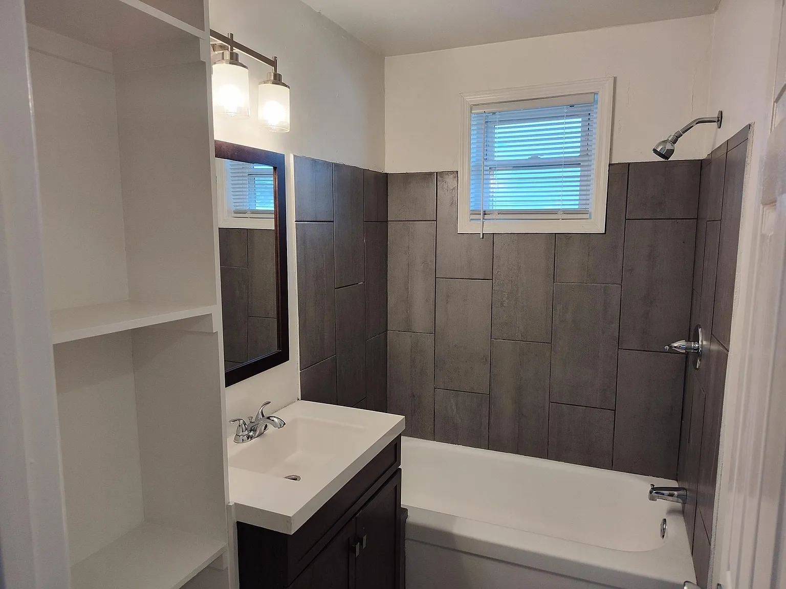2024 Greenwood Cir — Photo 3