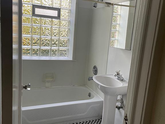 5th image of 2643 Euclid Heights Blvd APT 8