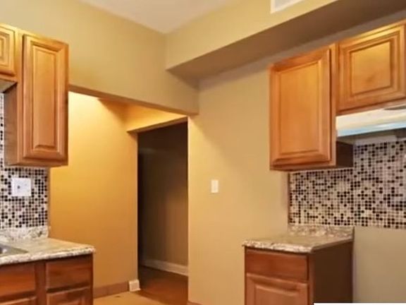 5th image of 6844 SE End Avenue # Fl 3rd