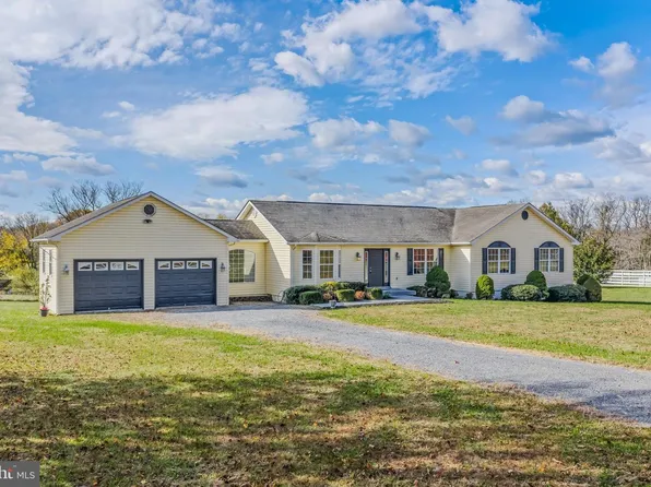 104 Stonehouse Ln, Shepherdstown, WV 25443